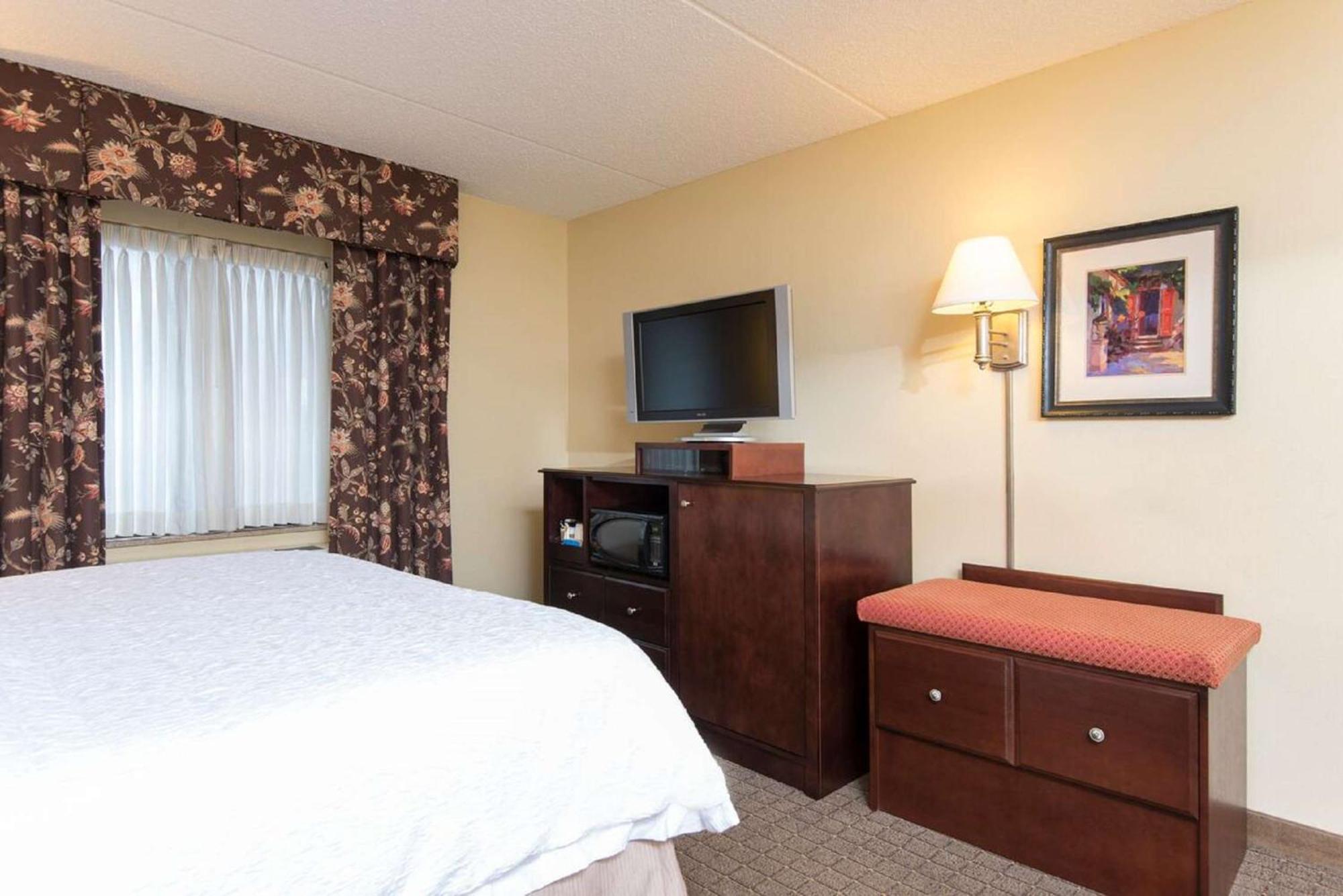 Hampton Inn Schenectady Exterior foto